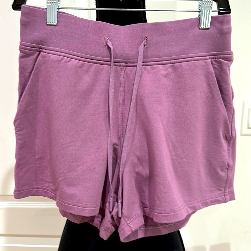 Lululemon Size 6 cotton shorts 3’inseam